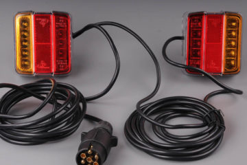 Magnetická-LED-světla-na-přívěs-za-čtyřkolku